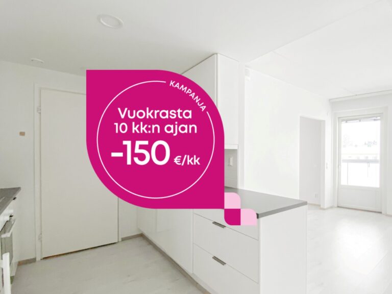 Valoisa, moderni keittiö, jossa on valkoiset kaapit ja mainosgrafiikka, jossa ilmoitetaan 150 euron kuukausialennus 10 kuukauden ajan.